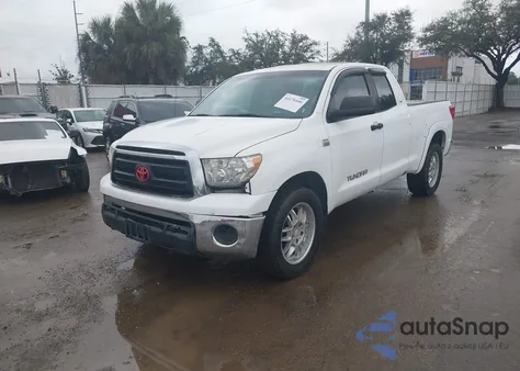 2010 Toyota Tundra Grade 4.6L V8 z USA, uszkodzony, nr VIN 5TFRM5F14AX007003
